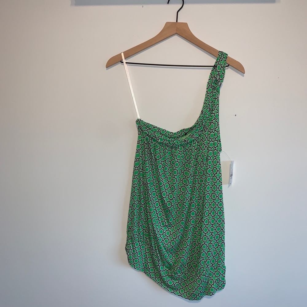 New York and company quaterfoil off the shoulder top - Picture 2 of 5